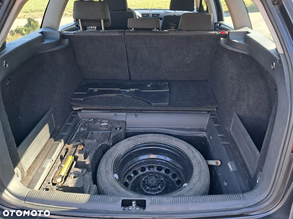 Volkswagen Passat - 13