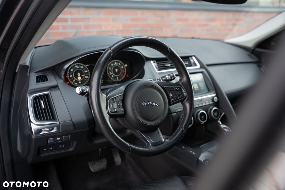 Jaguar E-Pace P200 AWD - 23