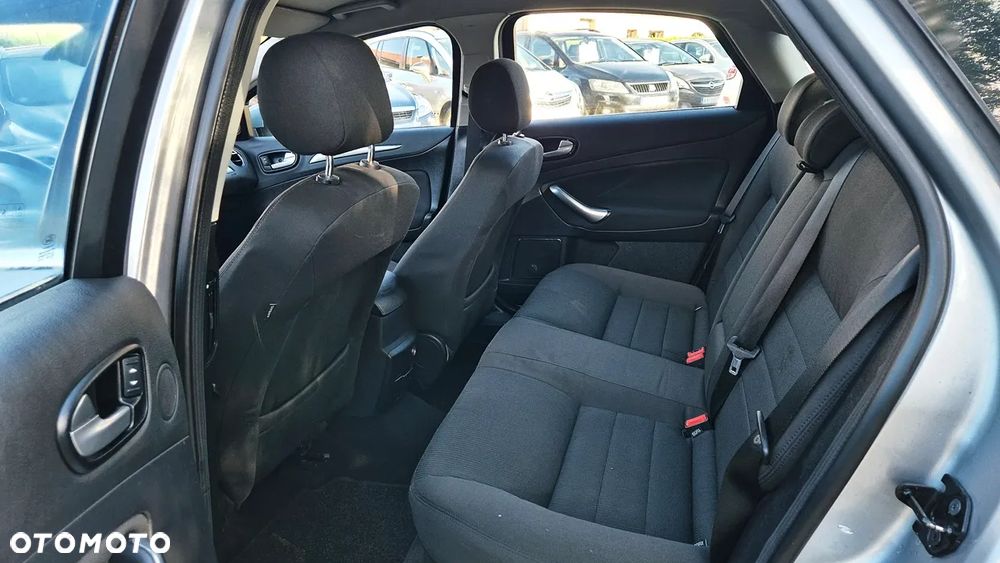 Ford Mondeo 2.0 FF Ghia - 30