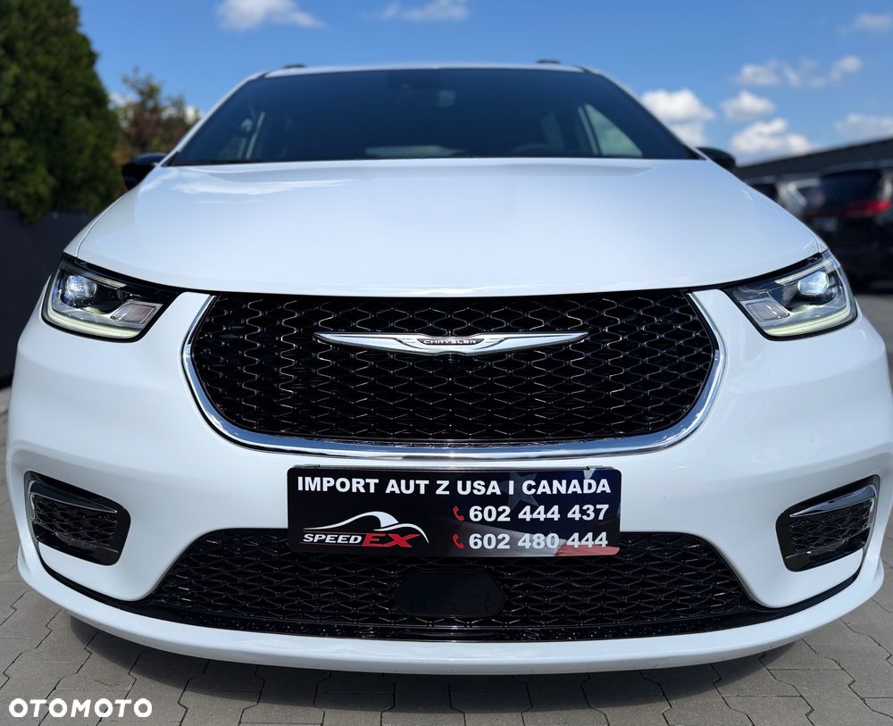 Chrysler Pacifica - 4