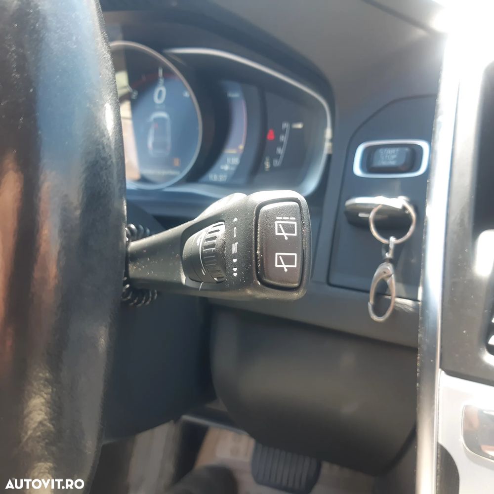 Volvo XC 60 D5 AWD Geartronic Ocean Race - 3