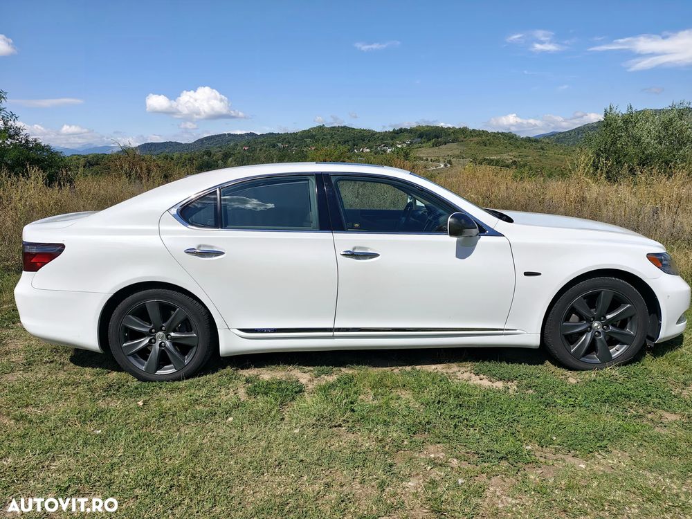 Lexus Seria LS - 3