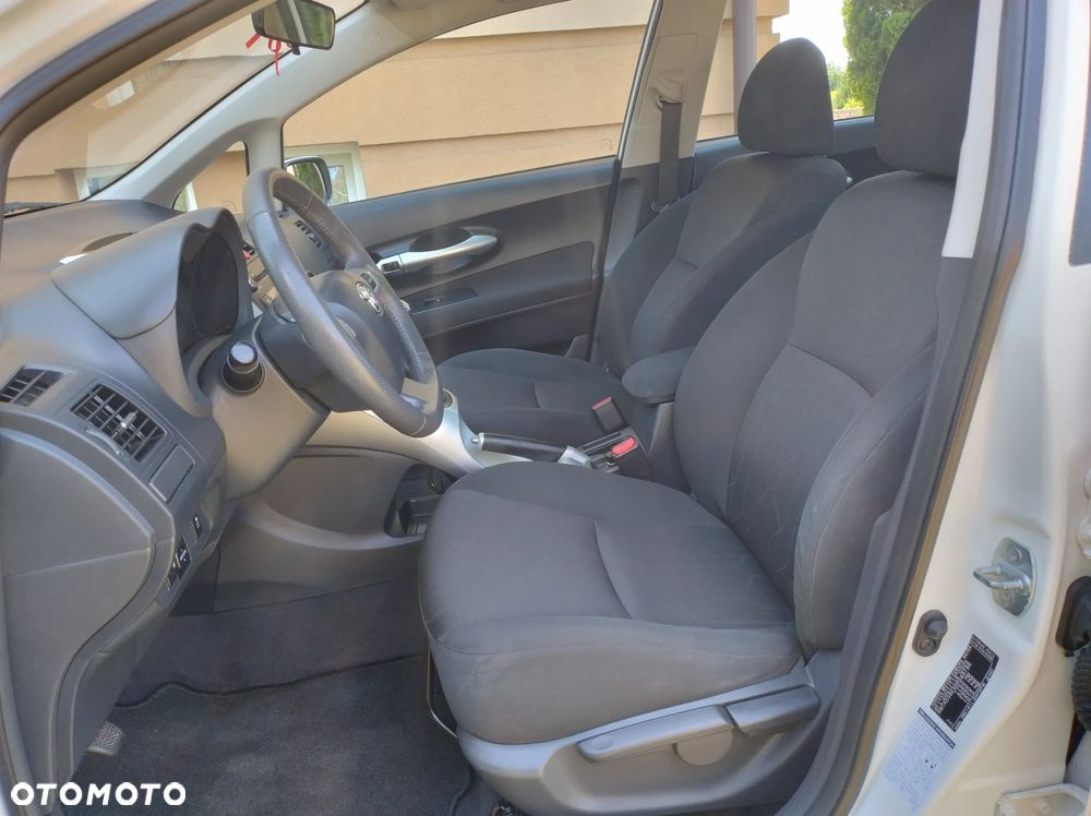 Toyota Auris 1.6 Club - 18