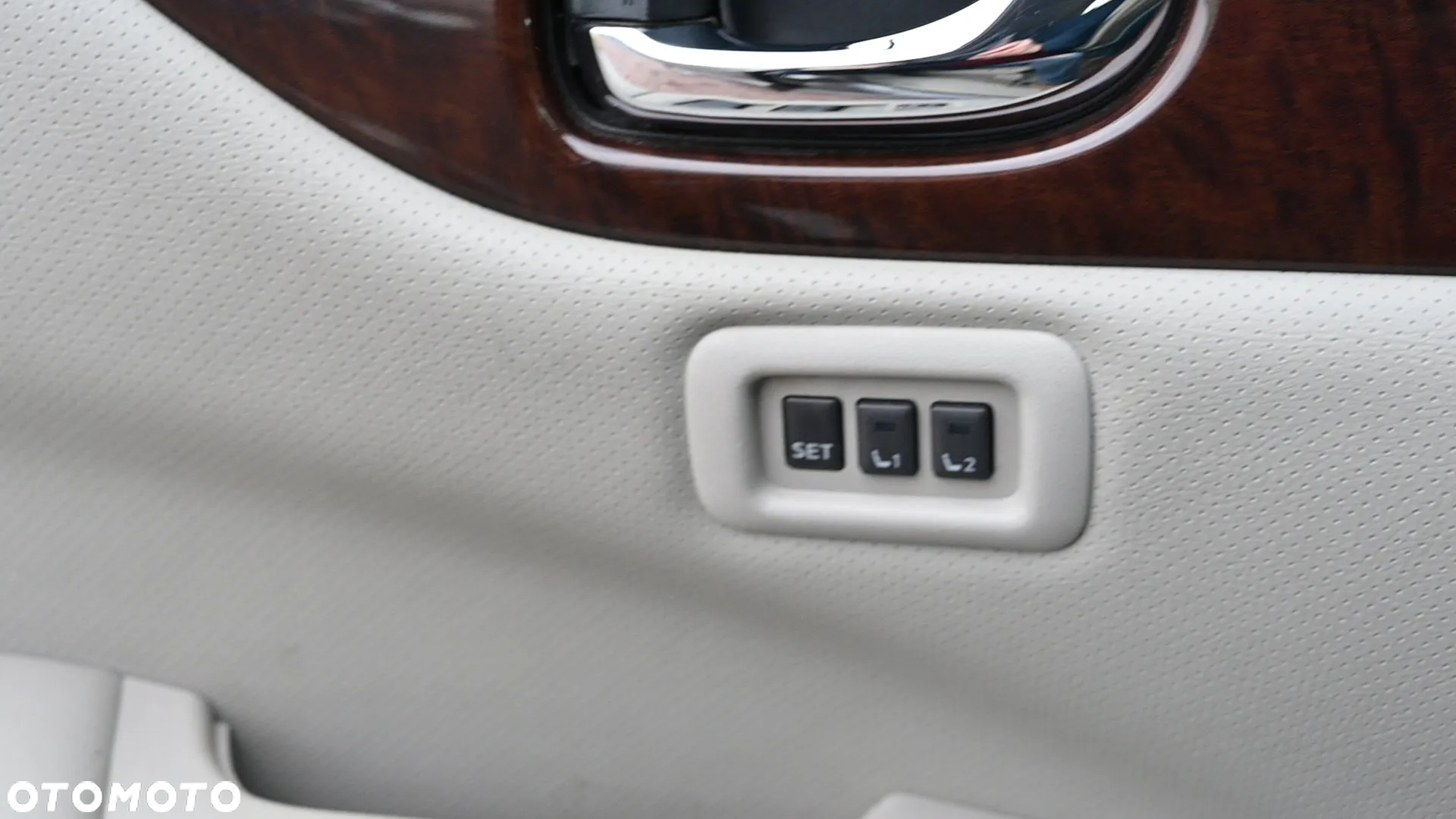 Nissan Quest - 22