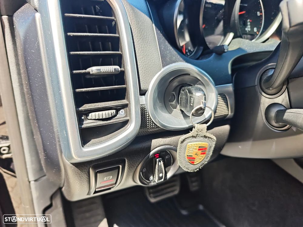 Porsche Cayenne Platinum Edition - 11