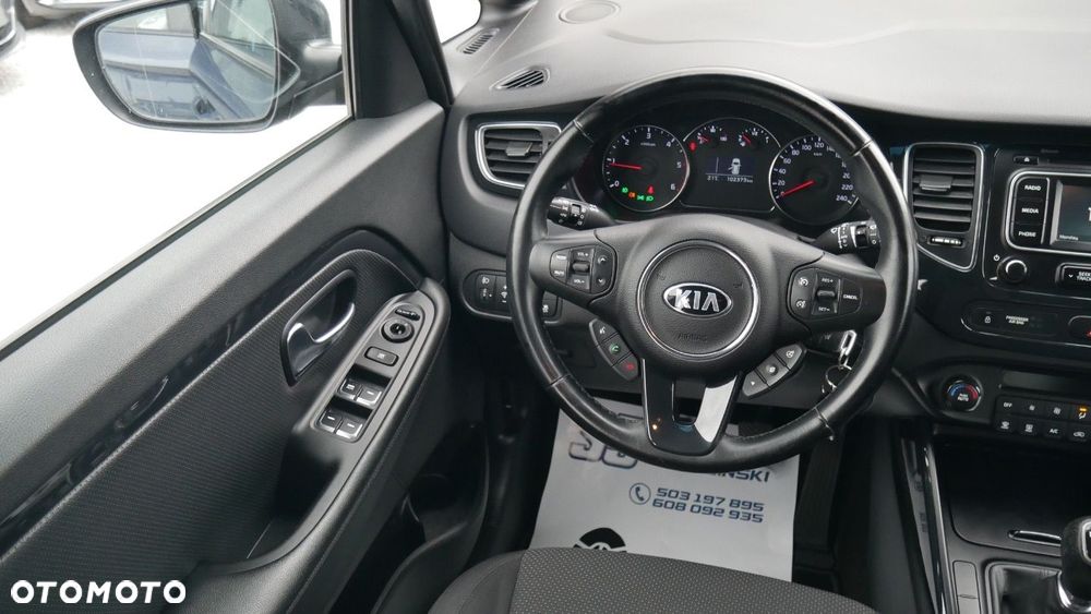 Kia Carens - 9