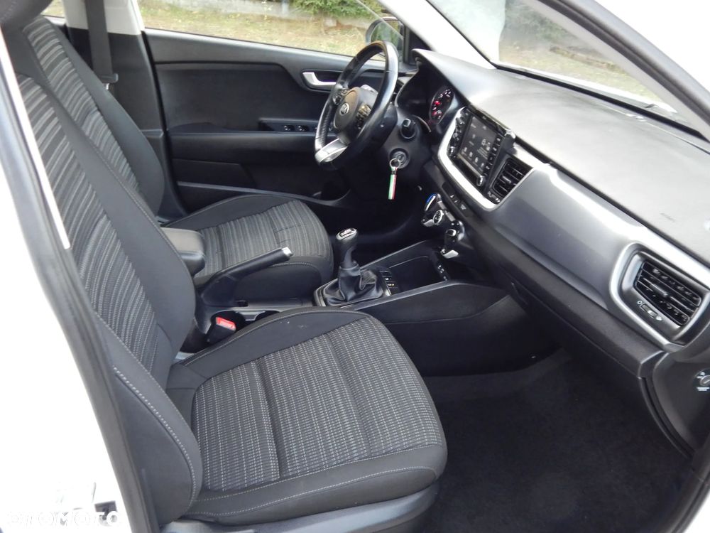 Kia Stonic 1.4 L - 13