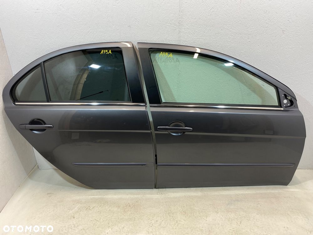 MITSUBISHI LANCER VIII DRZWI PRAWE TYŁ A39A HB KOMPLETNE STAN BDB - 1