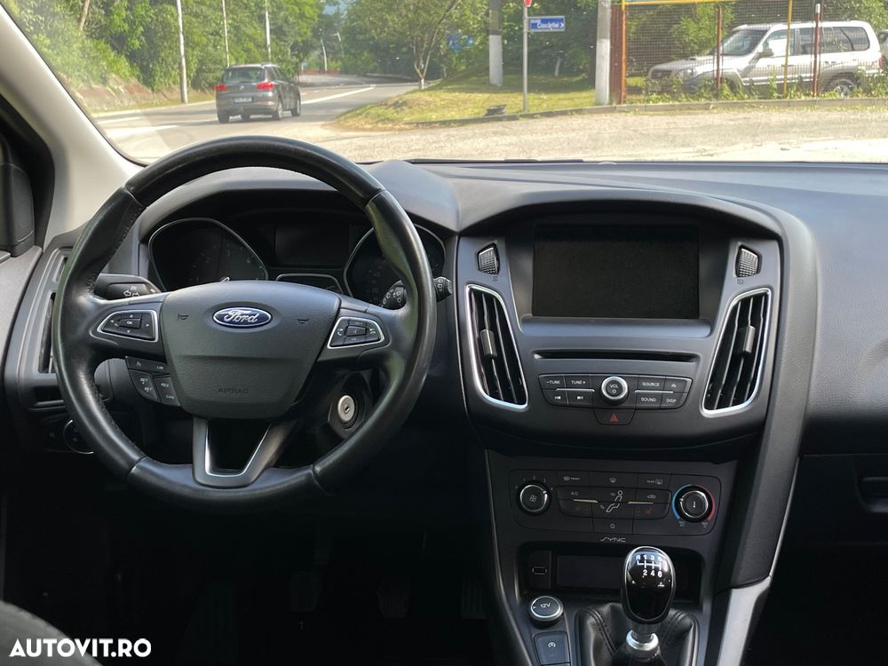 Ford Focus - 10