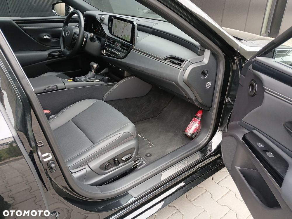 Lexus ES 300h Business Edition - 25