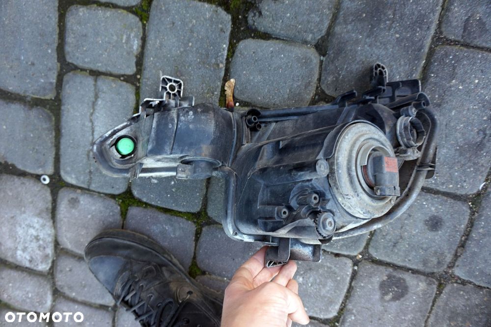LAMPA PRZECIWMGIELNA PRAWA HALOGEN 508 I SW 9670476180 / 6206W2 PEUGEOT 2010-2018 - 2