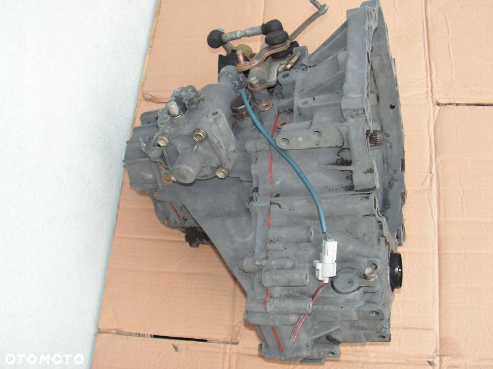 AVENSIS T22 1,8 VVT-I LIFT SKRZYNIA BIEGÓW IDEALNA - 3