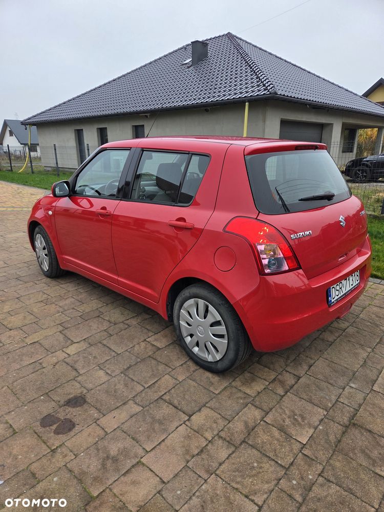 Suzuki Swift 1.3 Club - 2