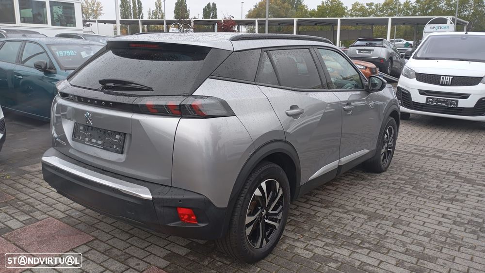 Peugeot e-2008 Allure - 4