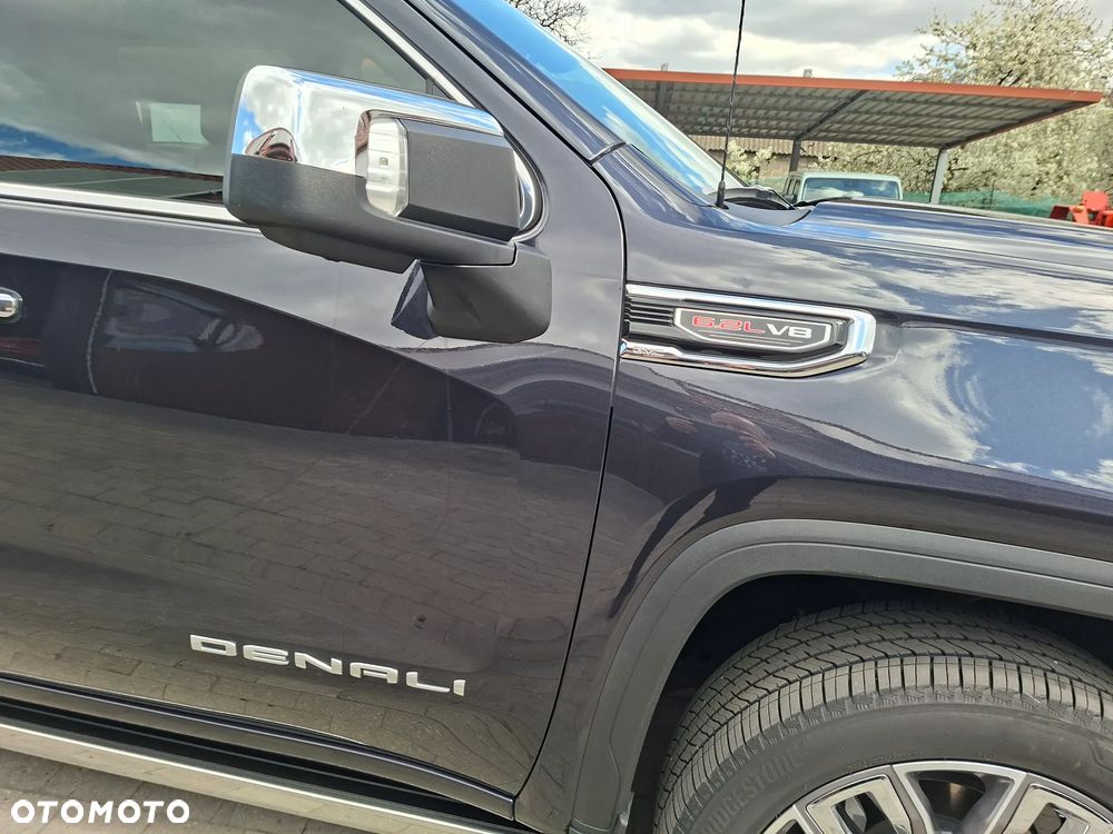 GMC Sierra - 4