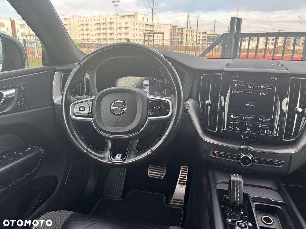 Volvo XC 60 B4 D AWD R-Design - 18