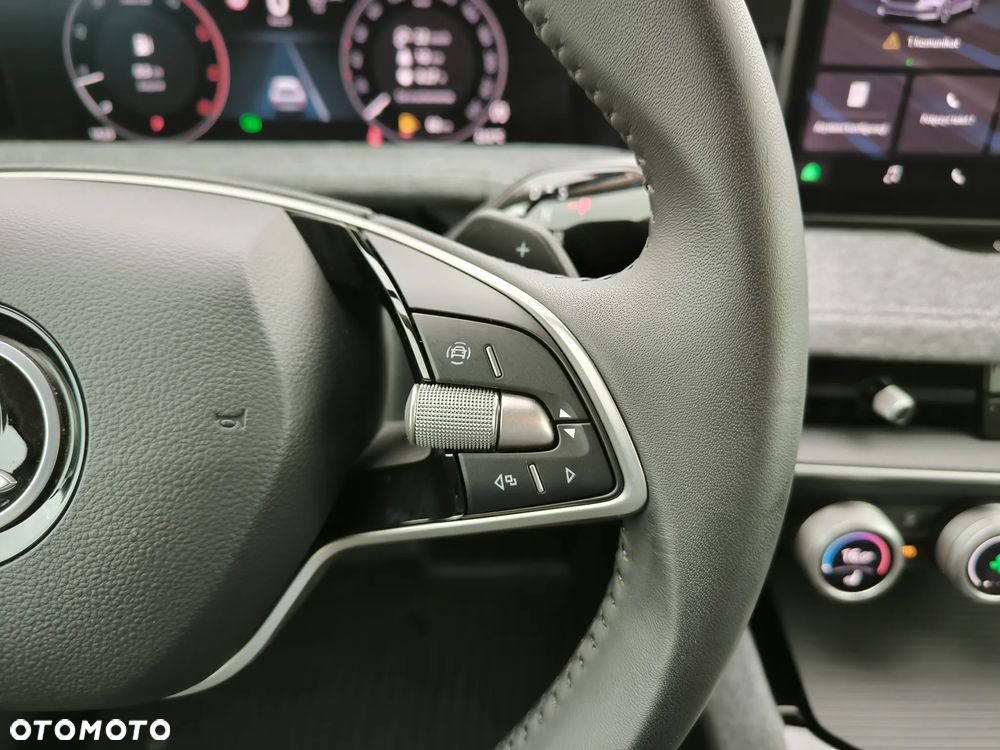 Skoda Superb 2.0 TDI SCR 4x4 Selection DSG - 16