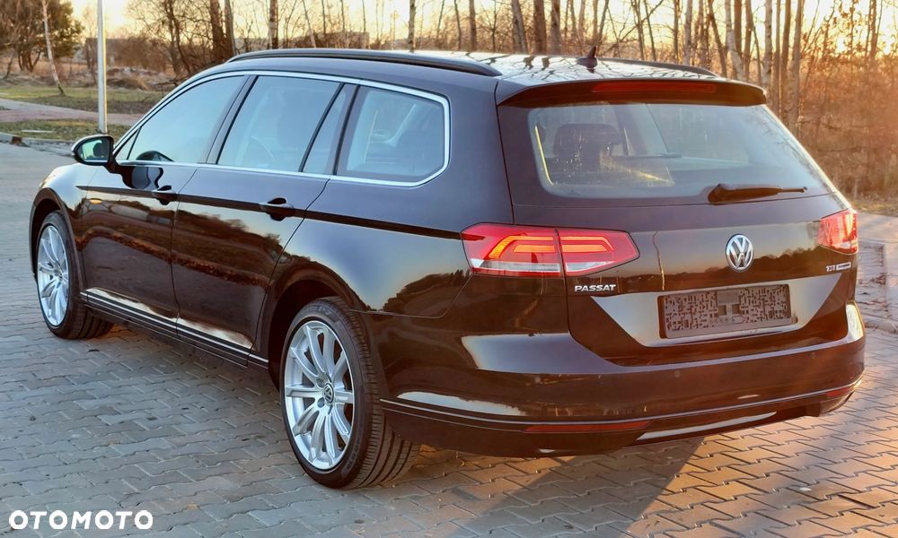 Volkswagen Passat - 4