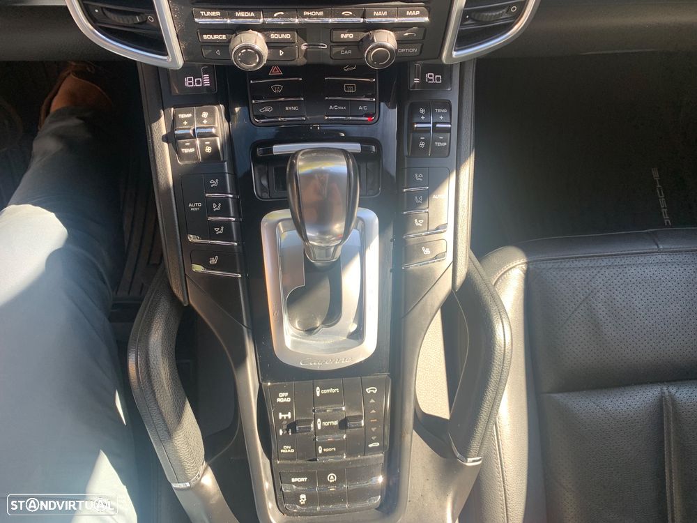 Porsche Cayenne Platinum Edition - 14