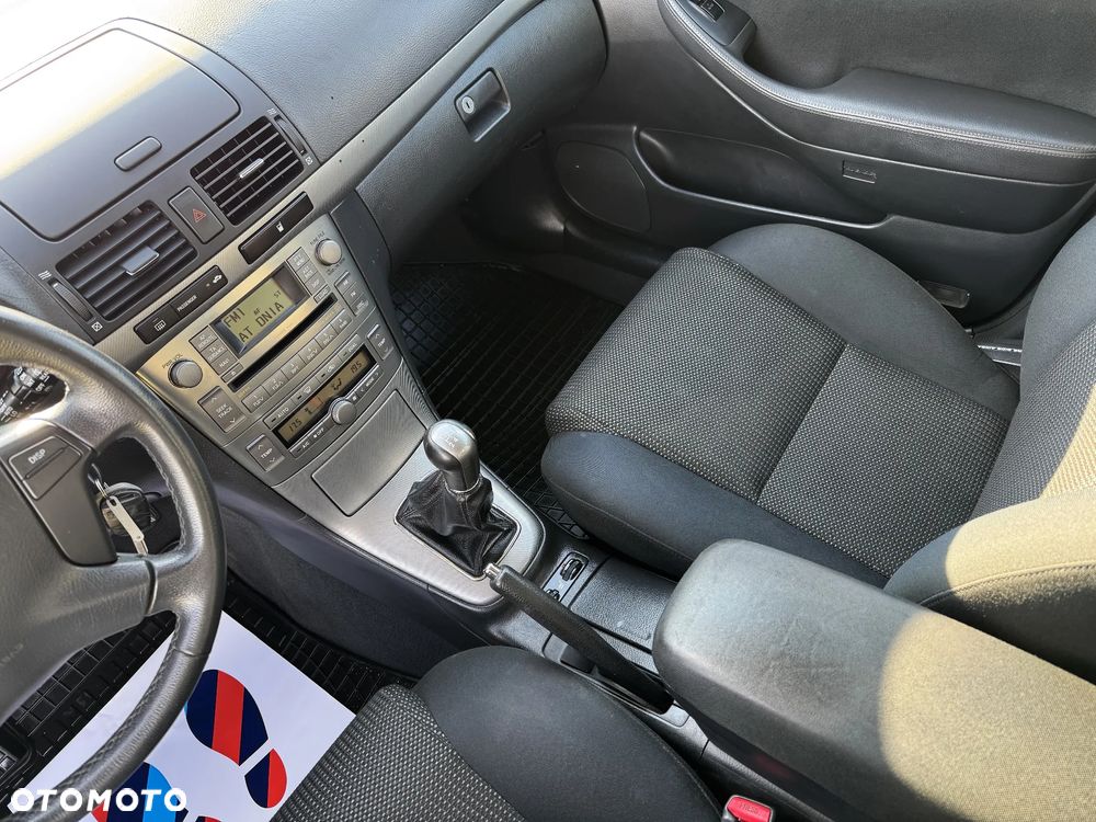 Toyota Avensis 1.8 VVT-i Sol Premium - 38