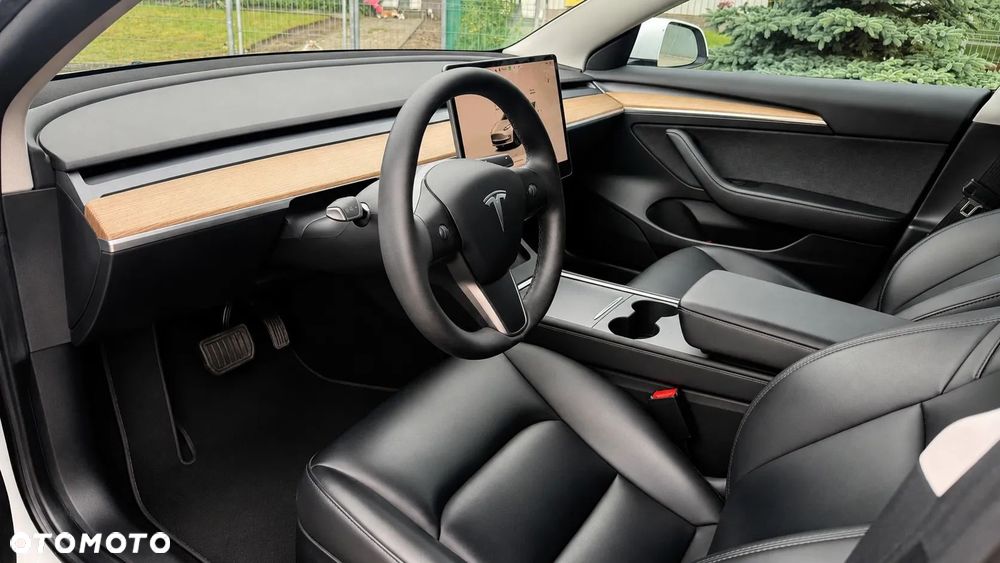 Tesla Model 3 - 2