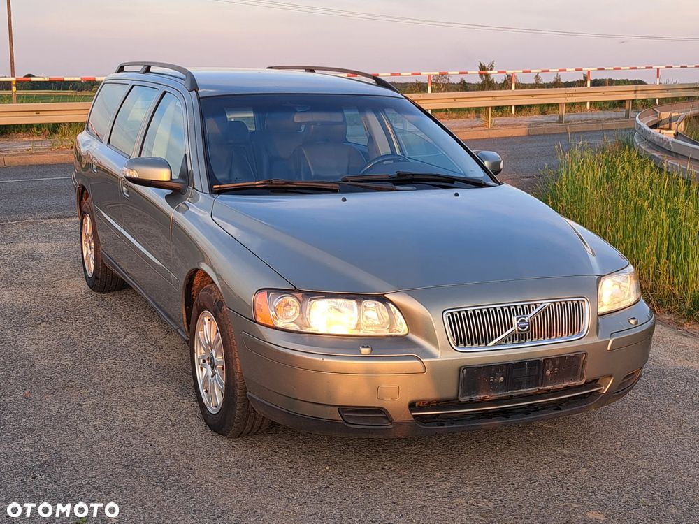 Volvo V70 2.4 Kinetic - 1