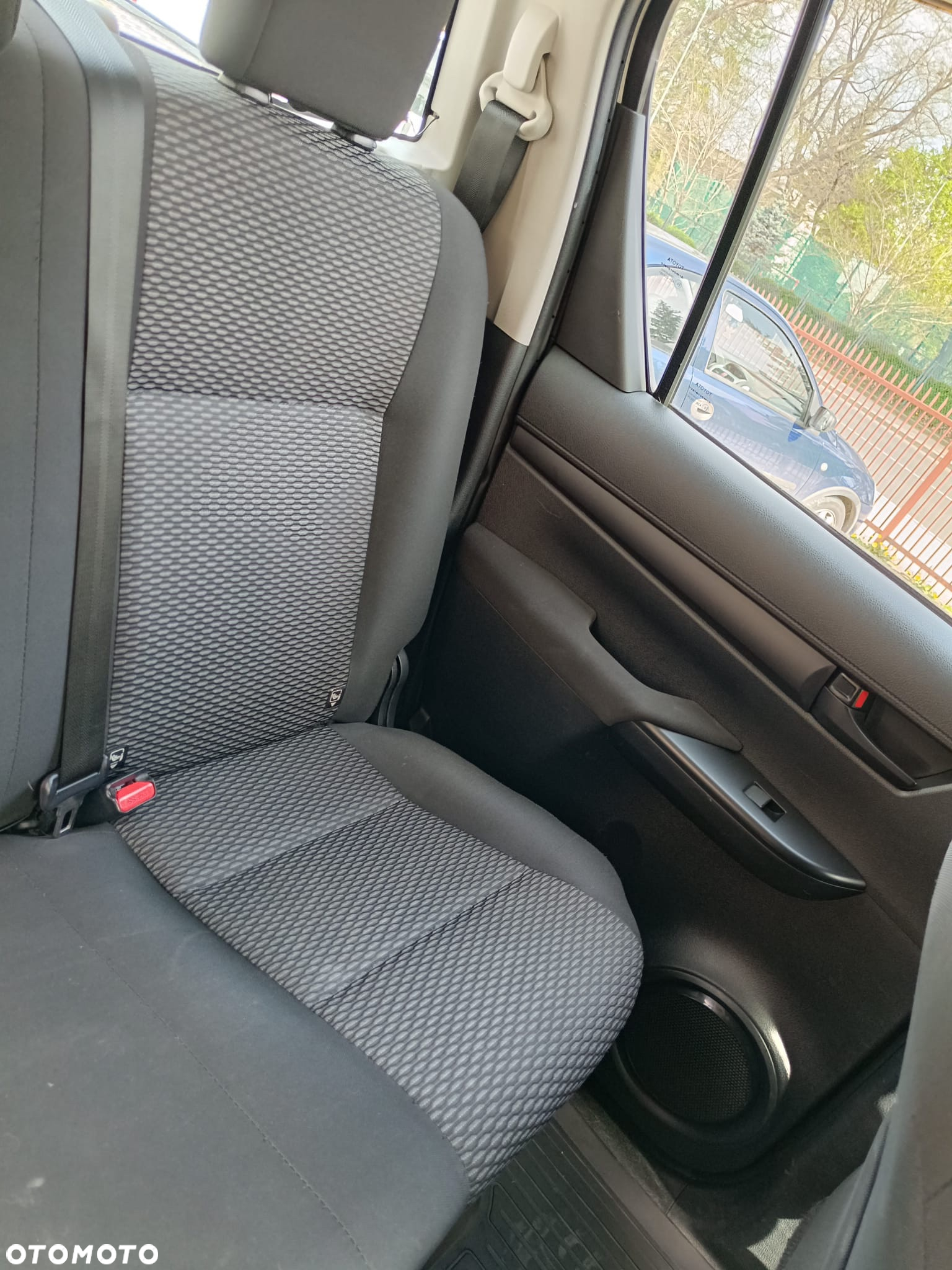 Toyota Hilux 2.4 D-4D Double Cab DLX 4x4 - 9