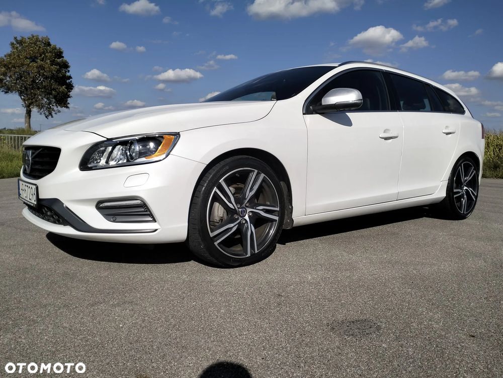 Volvo V60 T6 AWD Drive-E R-Design Momentum - 13