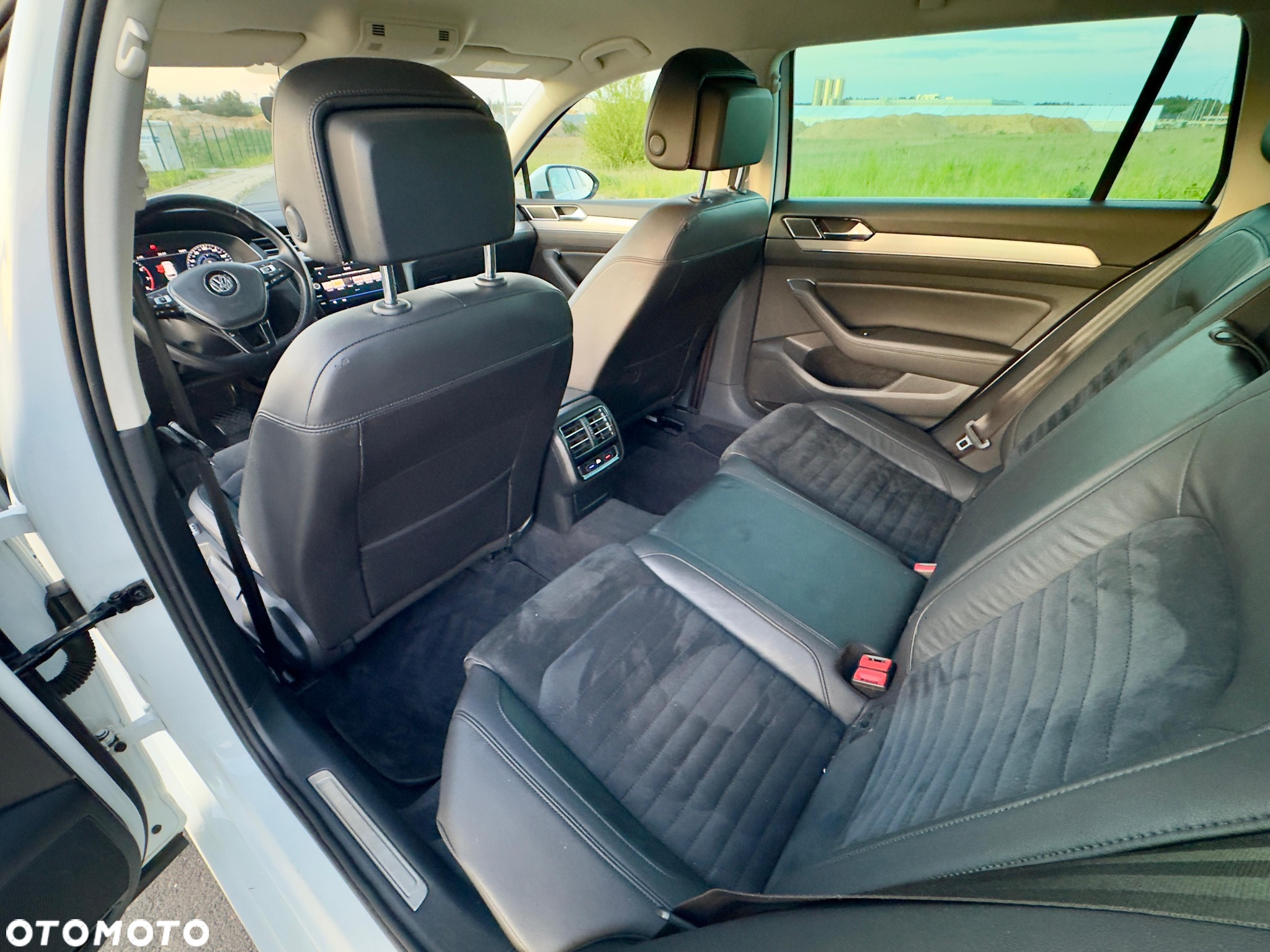 Volkswagen Passat - 10