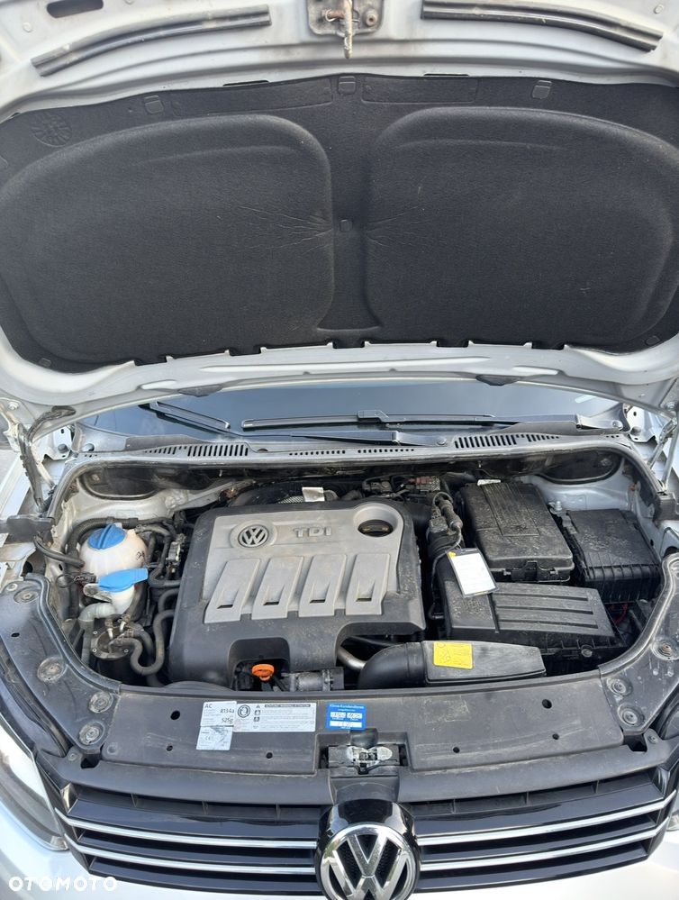 Volkswagen Touran 1.6 TDI DPF BlueMotion Technology Highline - 14