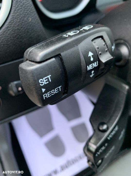 Ford Focus 1.6 16V Ambiente - 26
