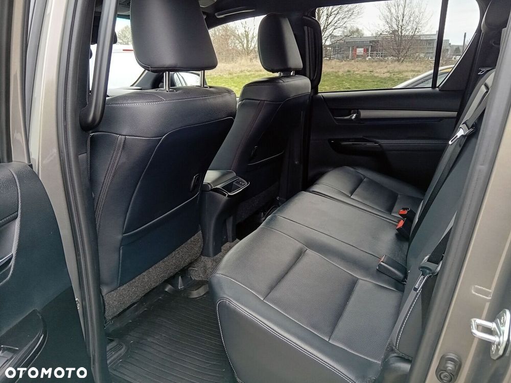 Toyota Hilux 2.8 D-4D mHEV Double Cab Invincible 4x4 - 10