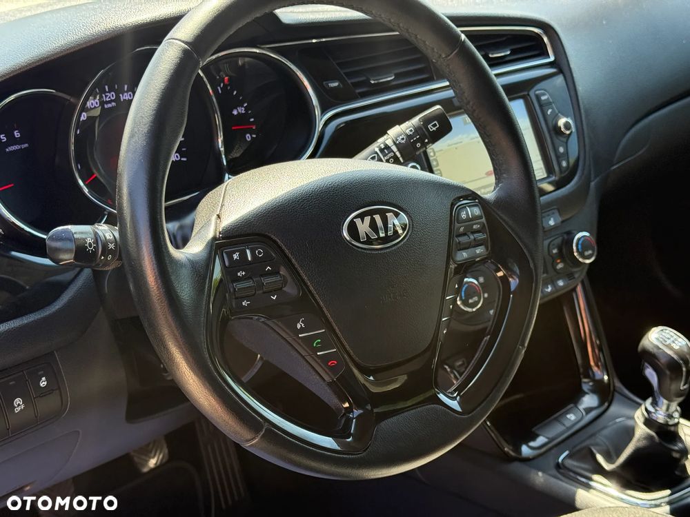Kia Ceed 1.6 CRDi 136 ISG Platinum Edition - 4