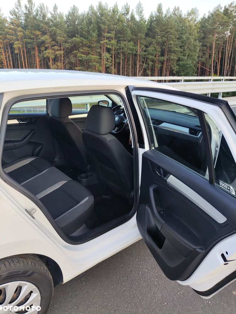 Skoda RAPID 1.4 TDI DPF Ambition - 19