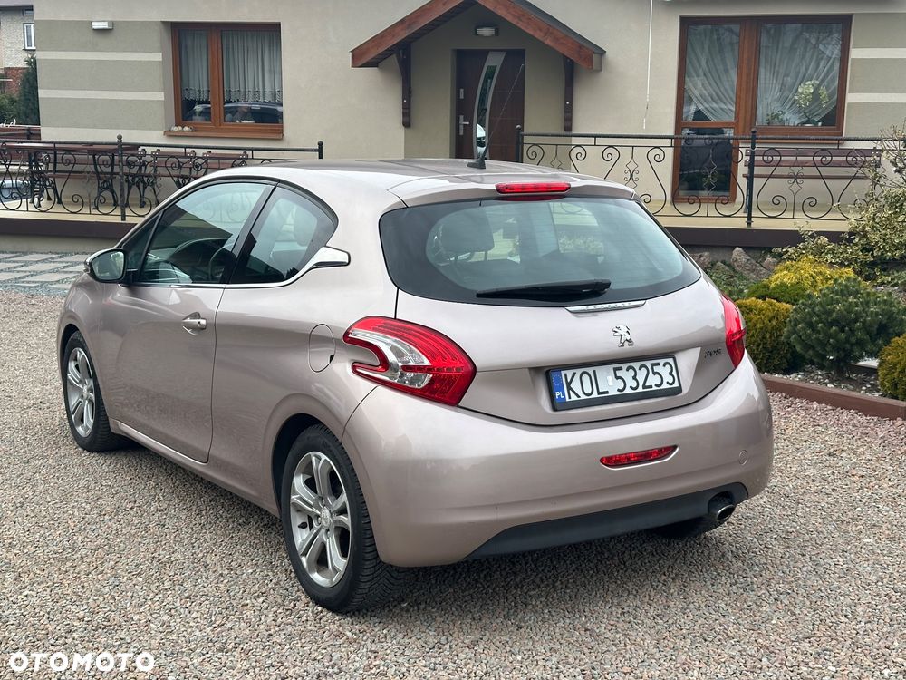 Peugeot 208 95 VTI Allure - 5