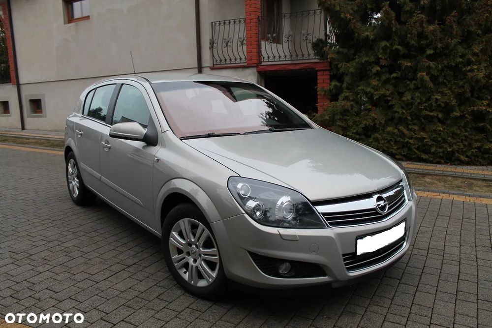 Opel Astra 1.7 CDTI DPF Innovation 110 Jahre - 2