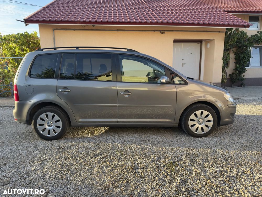 Volkswagen Touran 1.9 TDI DPF Highline - 4