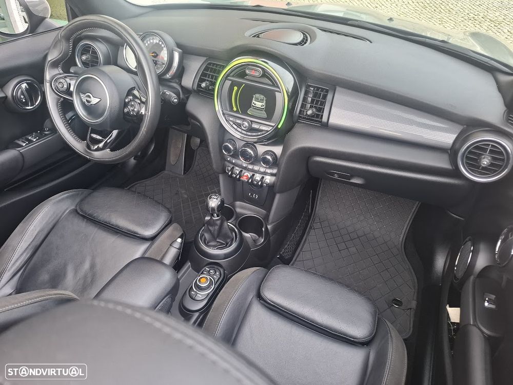 MINI Cabrio Cooper Essential - 10