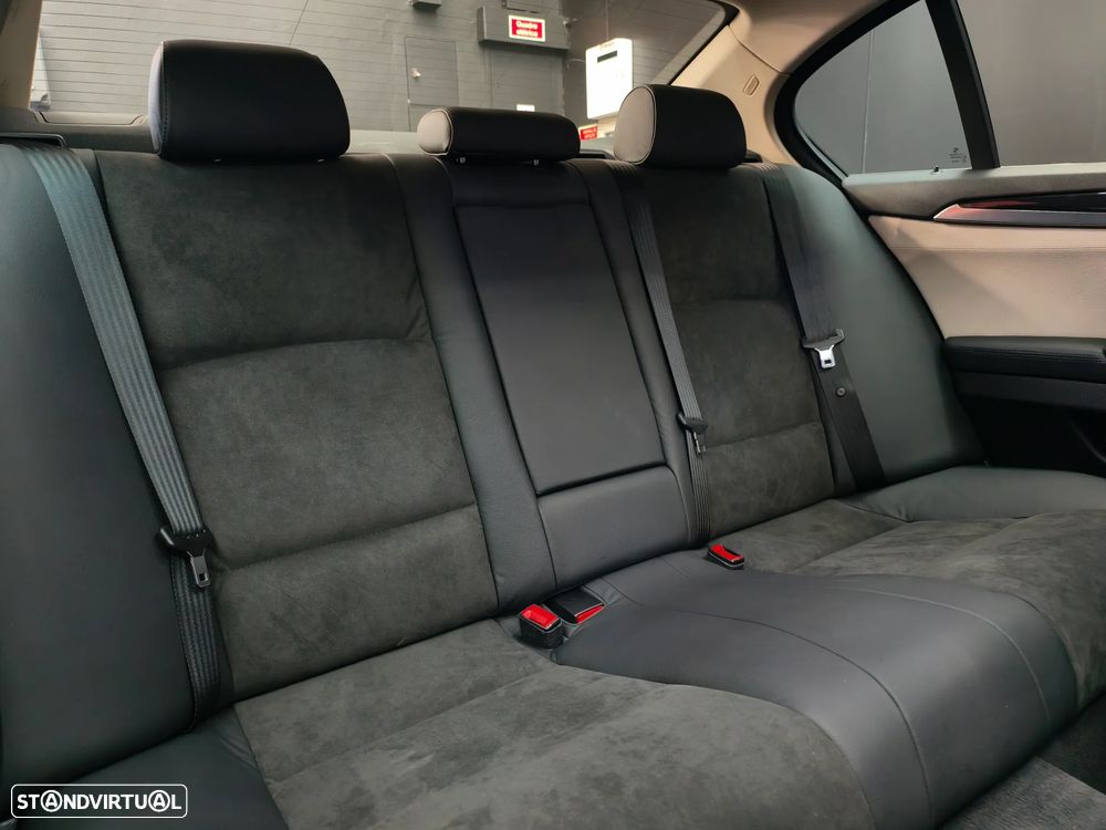 BMW 525 d Pack M Auto - 38