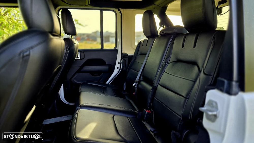 Jeep Wrangler Unlimited - 17