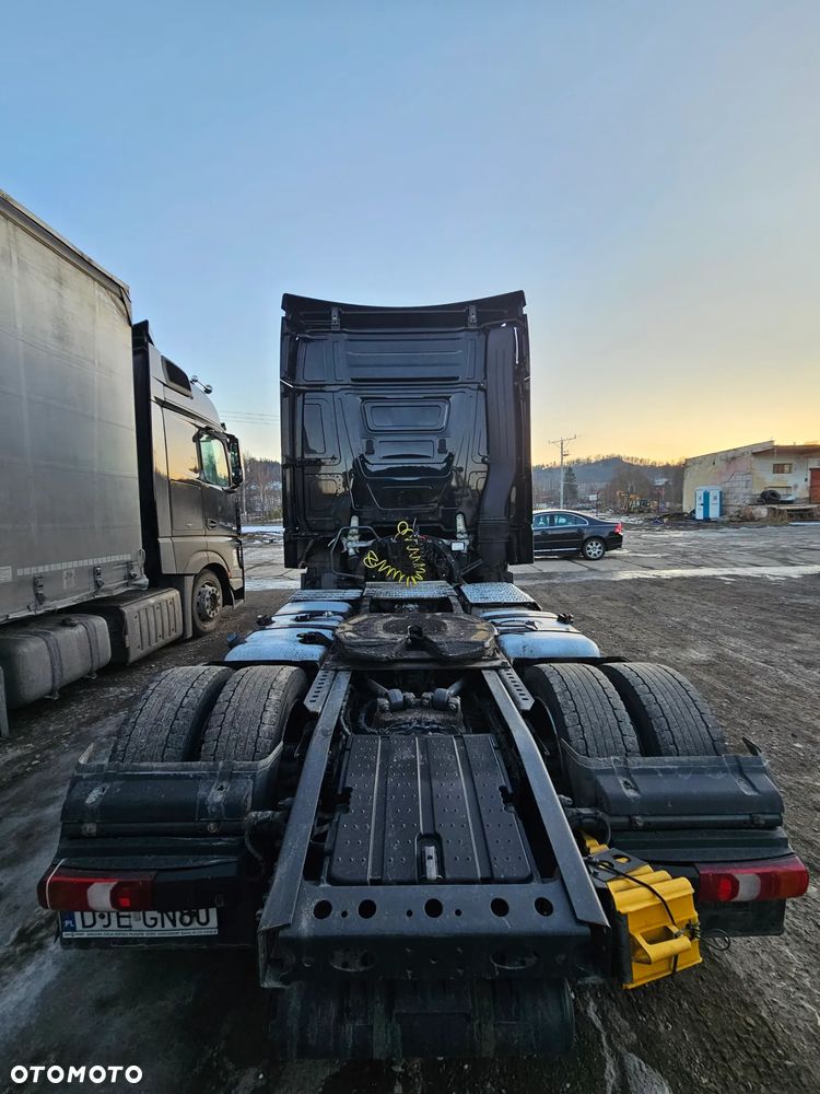 Mercedes-Benz ACTROS - 9