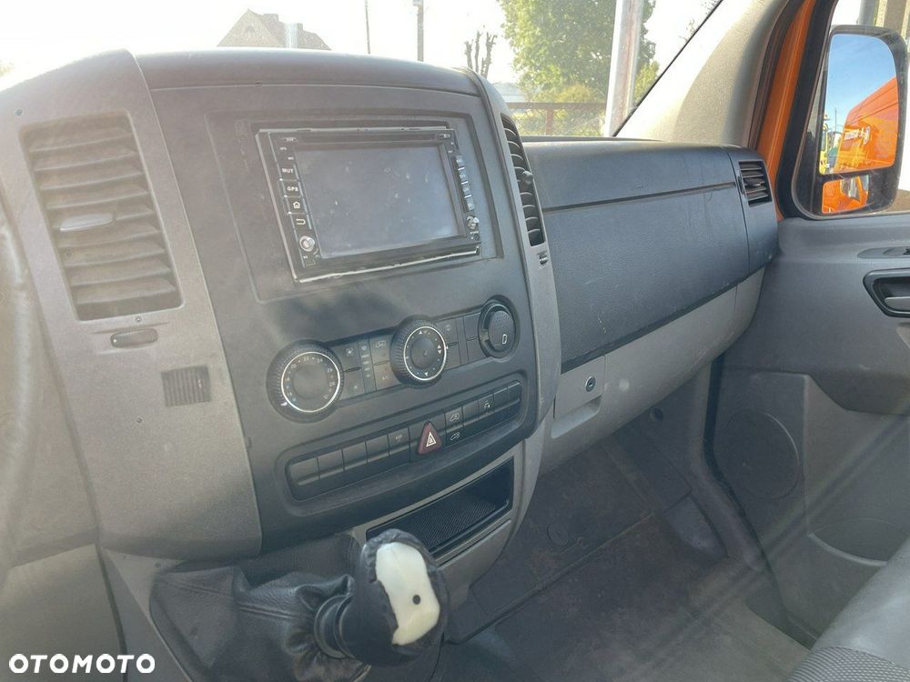 Mercedes-Benz Sprinter - 12