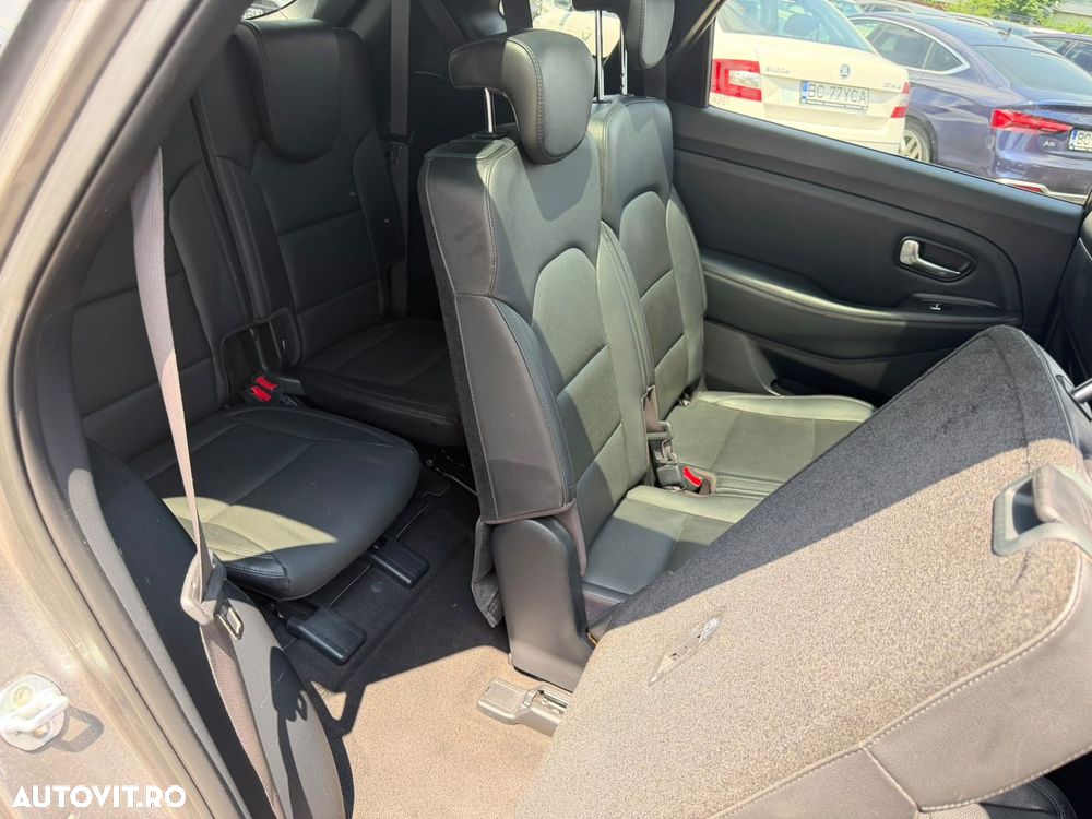 Kia Carens - 21