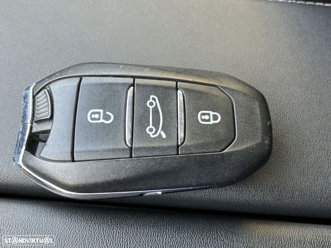 Peugeot 508 1.6 Hybrid Allure e-EAT8 - 22
