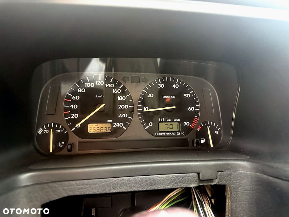 Volkswagen Golf - 4