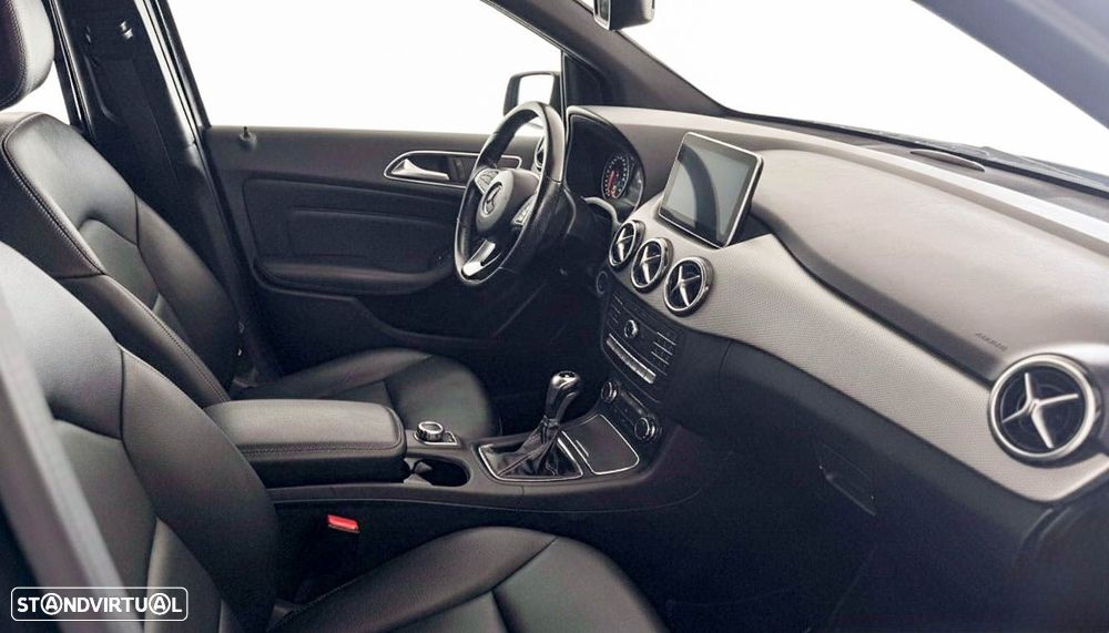Mercedes-Benz B 180 CDI Style — fotografia 12