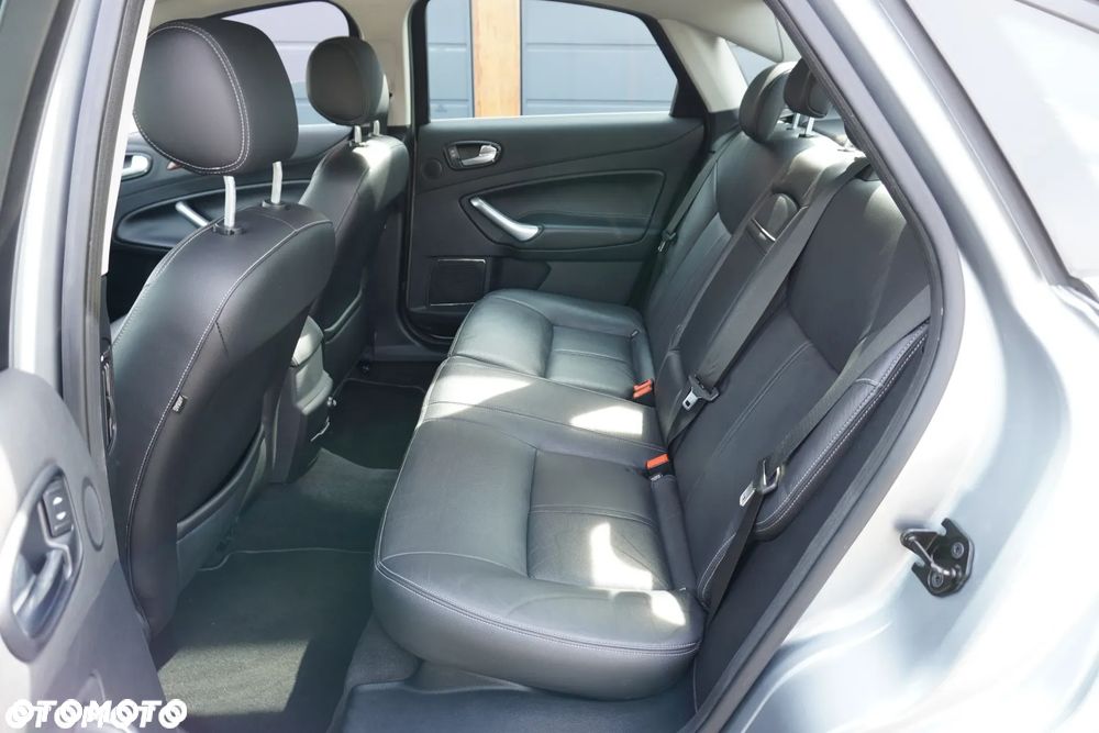 Ford Mondeo 2.0 Ghia X100 / X - 10