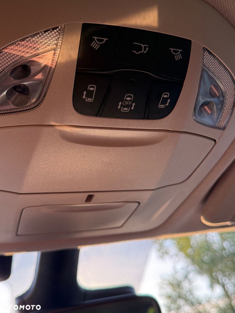 Chrysler Pacifica - 22
