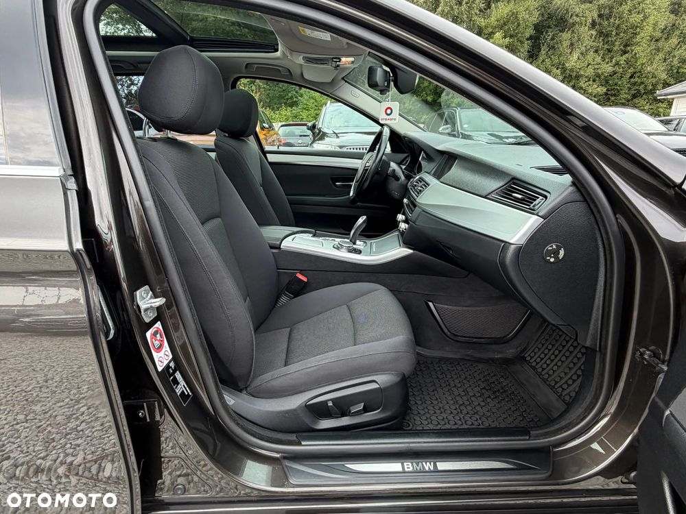 BMW Seria 5 520d xDrive - 33
