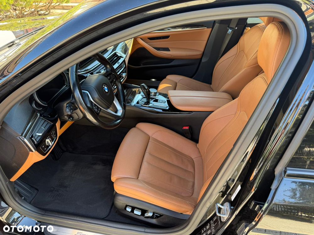BMW Seria 5 530i xDrive Sport Line - 11